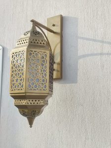 Wall lantern