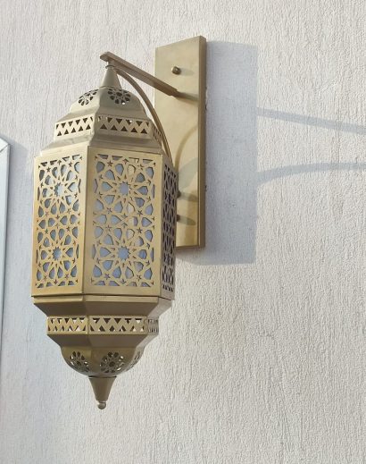 Wall lantern